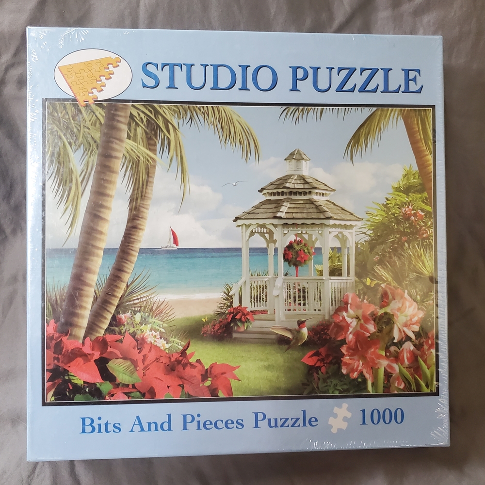Studio Puzzle 1000-Piece Beach Gazebo Puzzle - Light Blue Box